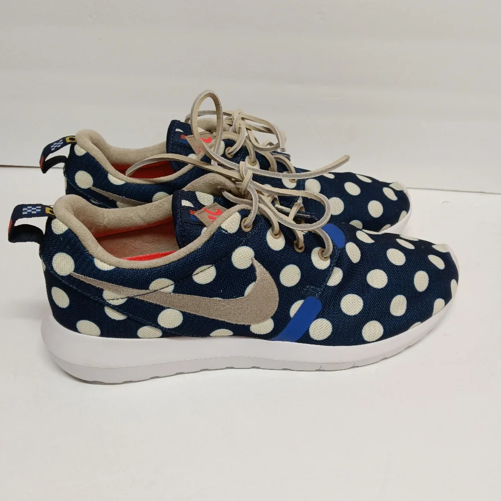 RARE NIKE RosheRun Men's 2014 World Cup Sneaker NYC Edition